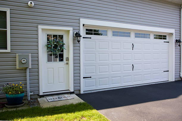 24/7 Emergency Garage Door Panel Replacement experts in Haliimaile, HI